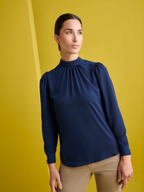 Blusa Cuello Alto Regular Fit
