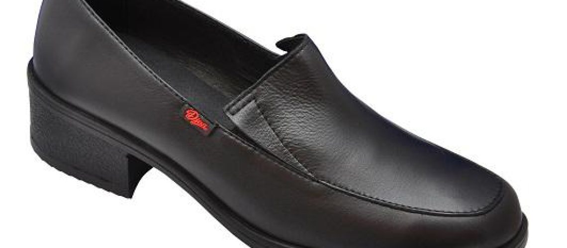 Zapato con cierre elásticos laterales, de piel napa flor antideslizante Zapato con cierre elásticos laterales, de piel napa flor antideslizante. DIAN