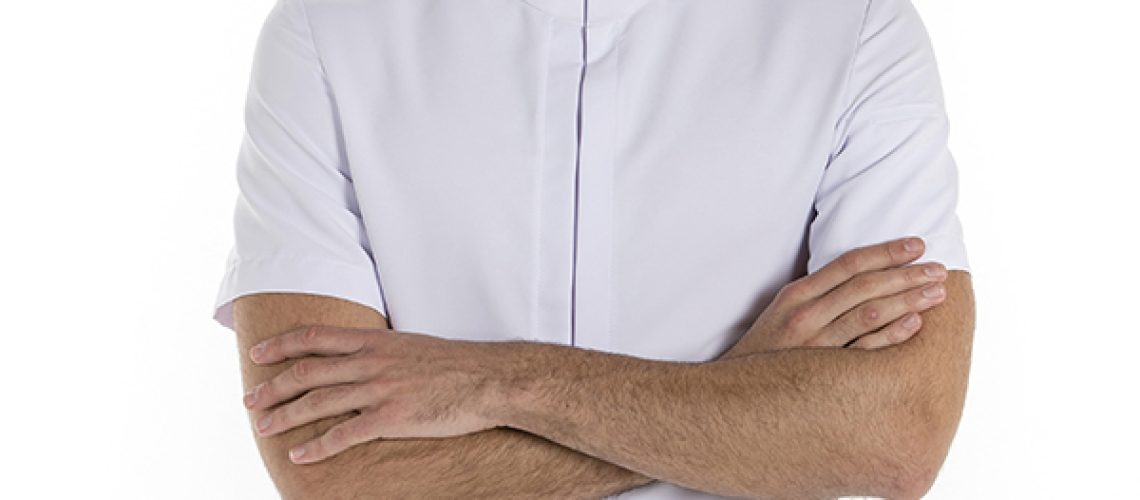 Chaqueta para hombre m/c de microfibra con cuello tirilla cerrado